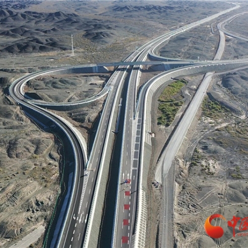 Liuyuan Dunhuang highway project of g215 line